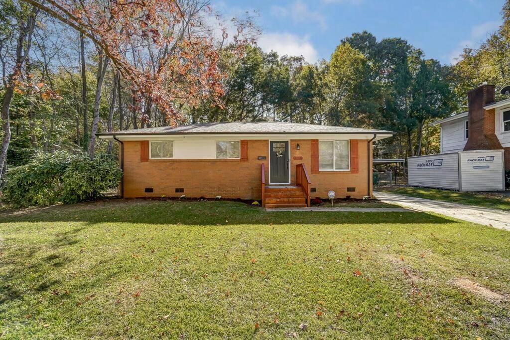 Charlotte Charm Haven With Outdoor Tv Villa Luaran gambar